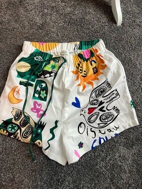 Rotimia sz MWhite Graphic Drawstring Shorts with Colorful Sun & Dove Motif